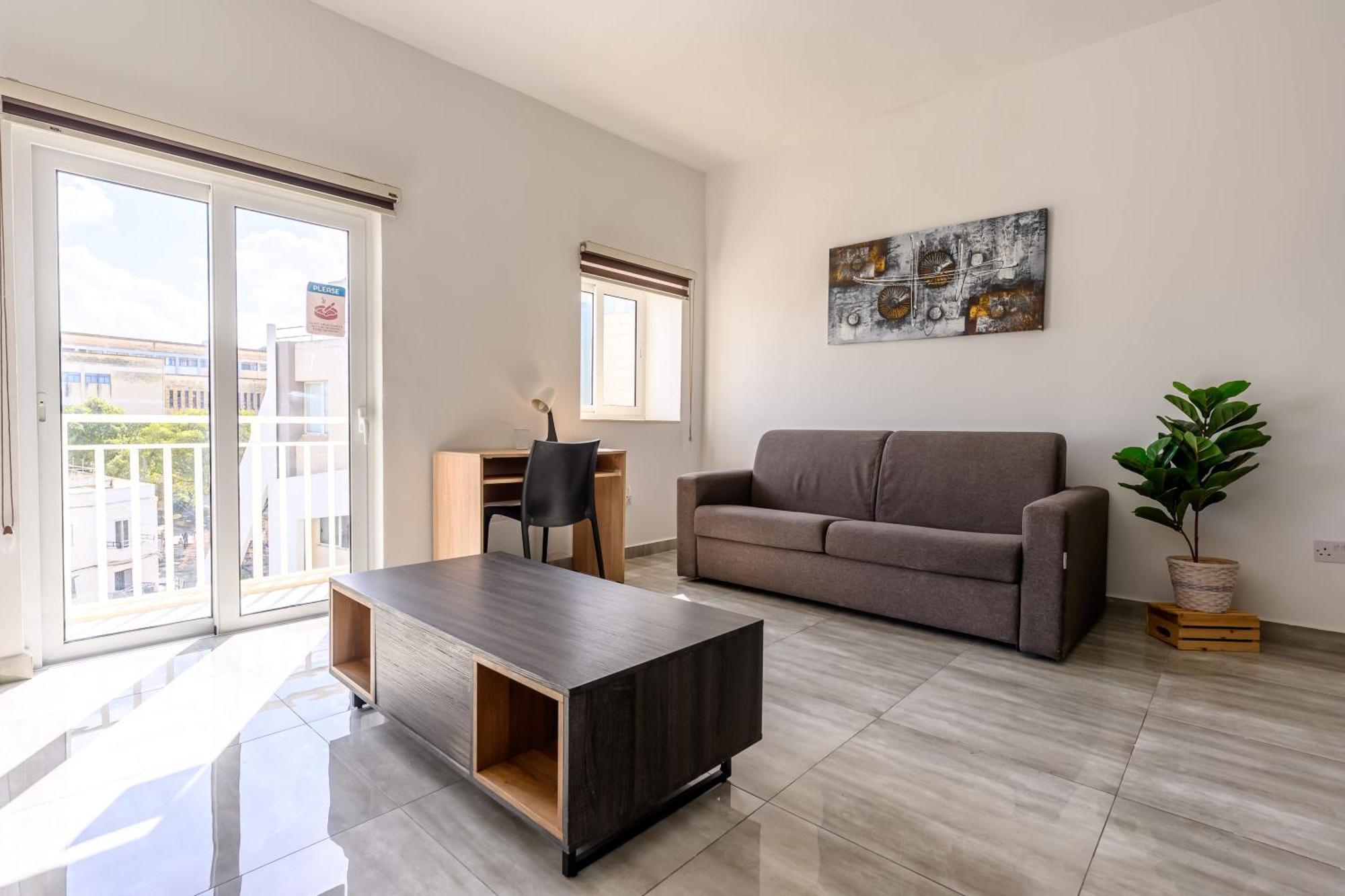 F11 Room 3, Private Room Two Single Beds Shared Bathroom In Shared Flat Msida Dış mekan fotoğraf
